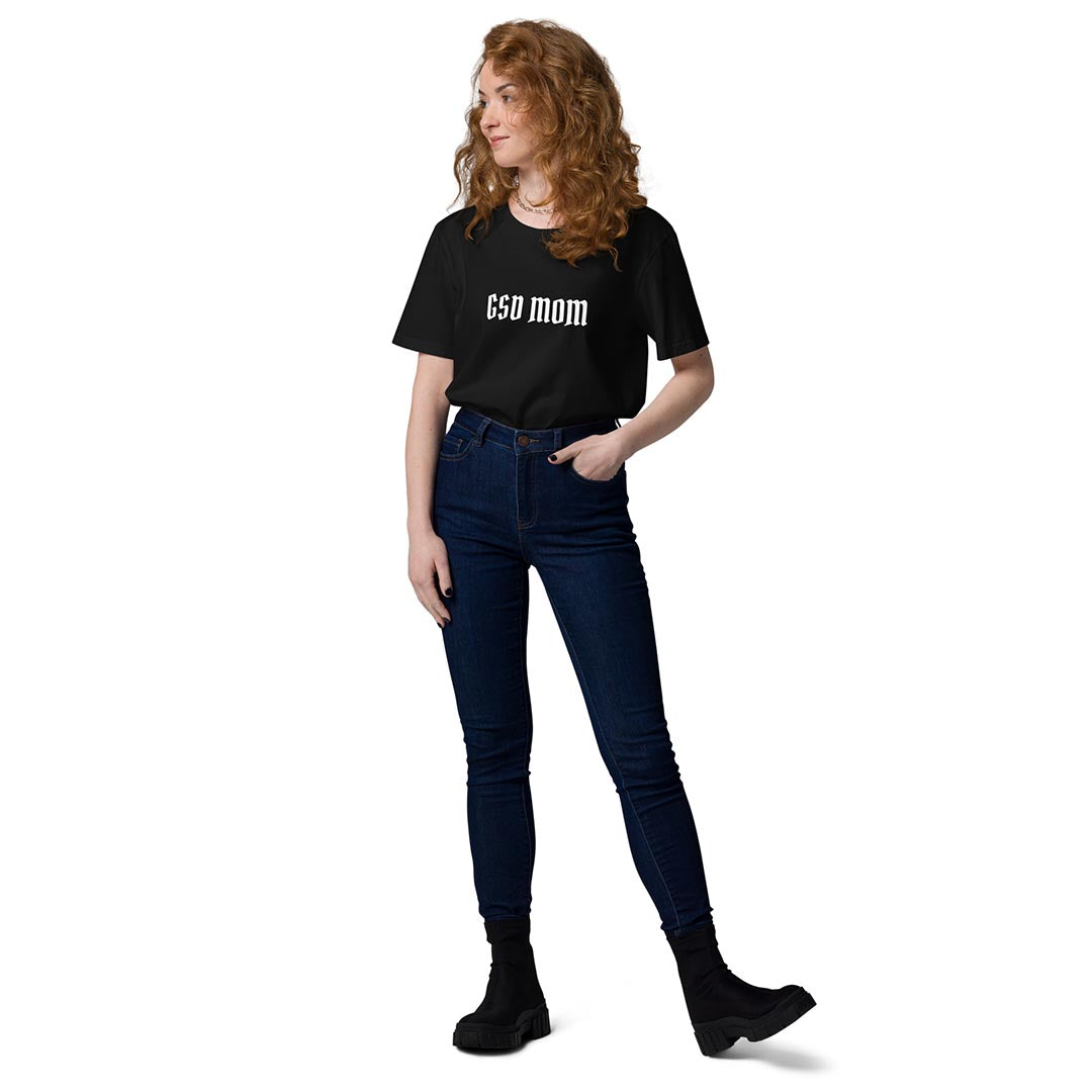 Model wearing GSD mom German Shepherd lover T-Shirt, black color - GSD Colony