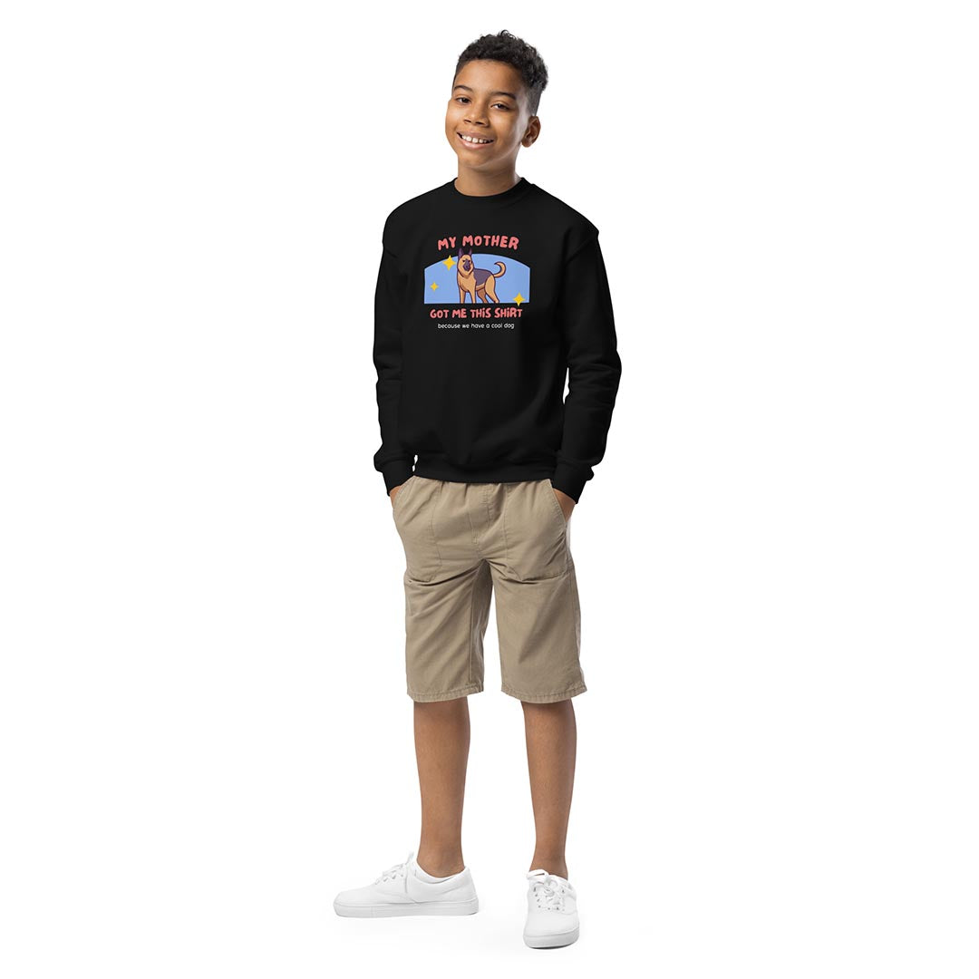 Model in My mother got me this shirt sweatshirt for kids, black color - GSD Colony
