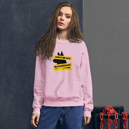 Model wearing Be confident like me German Shepherd lovers sweatshirt pink color - GSD Colony
